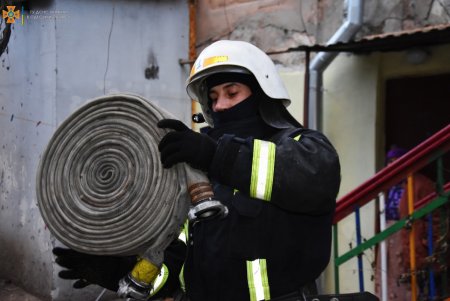 В центре Одессы горел многоквартирный дом: вероятная причина возгорания - короткое замыкание электросети (фото)