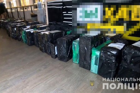 В Одессе два мошеннических call-центра выманивали данные банковских карт у иностранцев и снимали с них деньги с помощью спецтехники