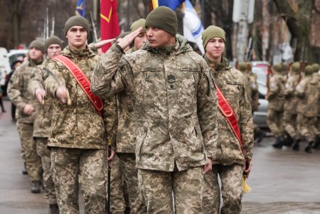 В парке Шевченко возложили цветы в честь 30-й годовщины Вооруженных Сил Украины (фото)