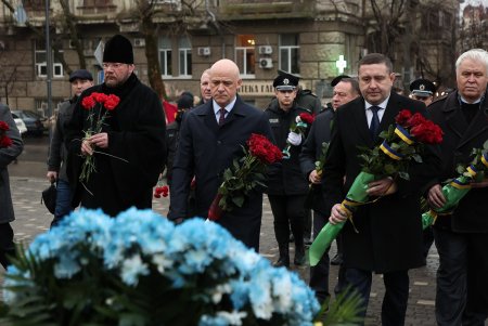 В парке Шевченко возложили цветы в честь 30-й годовщины Вооруженных Сил Украины (фото)
