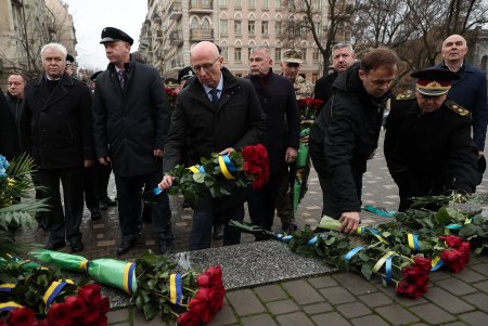 В парке Шевченко возложили цветы в честь 30-й годовщины Вооруженных Сил Украины (фото)