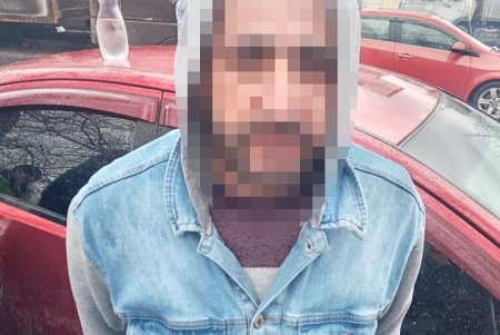 Жительница Авангарда заметила троих иностранцев, которые проникли на территорию ее дома, и вызвала полицию (фото)
