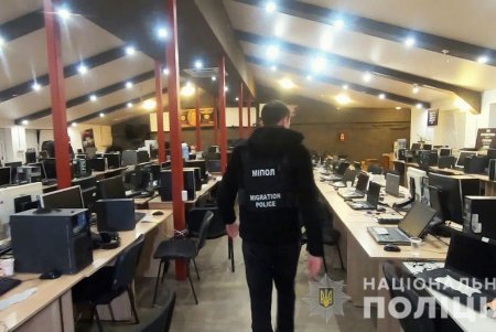 С начала года миграционная полиция пресекла почти сорок случаев торговли людьми, обезвредила четыре ОПГ и предотвратила заказное убийство (фото, видео)