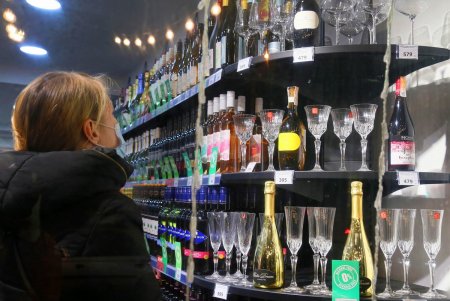 Приморский бульвар засиял новогодними огнями (фоторепортаж)