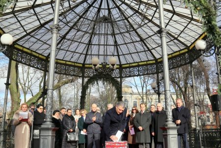Х Благотворительная дипломатическая рождественская ярмарка в Горсаду (фоторепортаж)