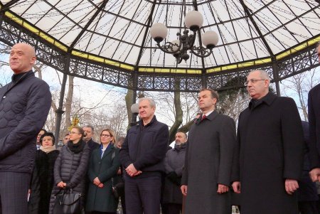 Х Благотворительная дипломатическая рождественская ярмарка в Горсаду (фоторепортаж)