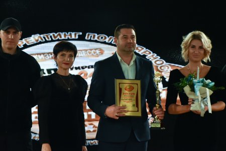 Мэр Геннадий Труханов вручил одаренным юным горожанам премию «Народное признание» – «Одессит года» (фото, видео)