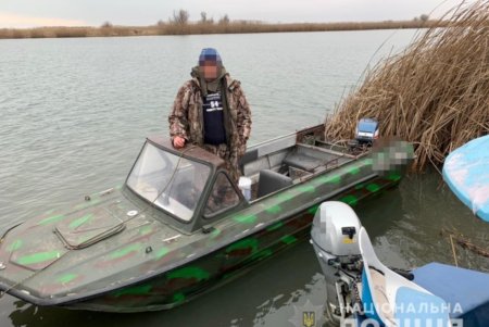 Полицейские выявили восемь браконьеров и более десятка реализаторов, которые незаконно торговали морепродуктами на одесских рынках (фото)