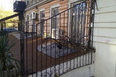Демонтированы почти 50 незаконных вывесок и рекламных конструкций с улиц города
