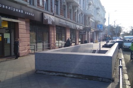 Демонтированы почти 50 незаконных вывесок и рекламных конструкций с улиц города
