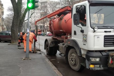 Одесские коммунальщики за неделю привели в порядок десятки элементов уличной инфраструктуры