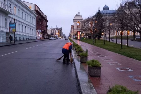 Одесские коммунальщики за неделю привели в порядок десятки элементов уличной инфраструктуры