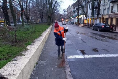 Одесские коммунальщики за неделю привели в порядок десятки элементов уличной инфраструктуры