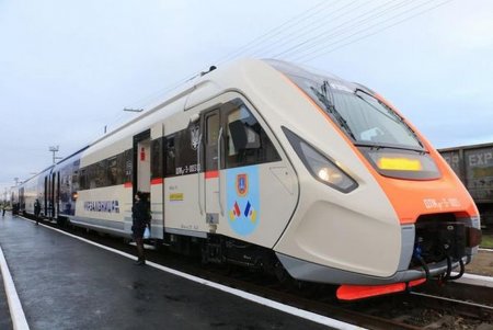 С 20 декабря поезд «Дунайский экспресс» будет курсировать по постоянному расписанию с остановкой в Арцизе (фото)