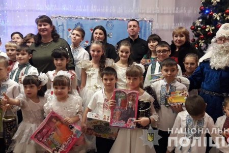 Полицейские поздравили юных жителей Одесской области с Днем Святого Николая (фото)