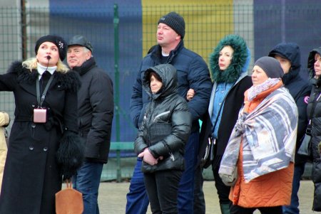 Главная площадь Одессы готовится к празднованию новогодних и рождественских праздников (фоторепортаж)