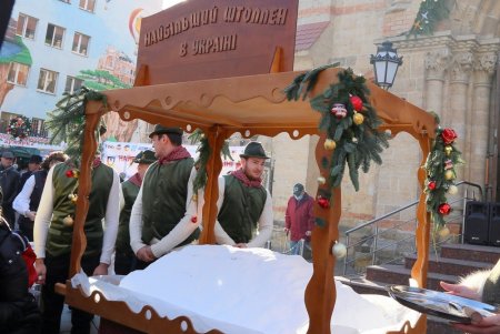 Рождественский штоллен, испеченный в Одессе, попал в книгу рекордов Украины (фоторепортаж)
