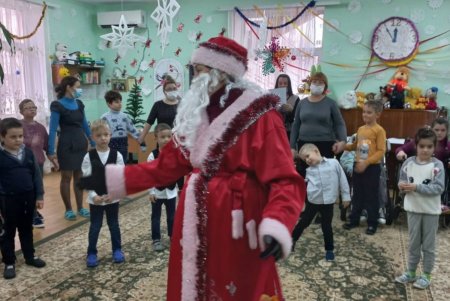 В двух районах города проведены праздники ко Дню Святого Николая для детей с особыми потребностями (фото)