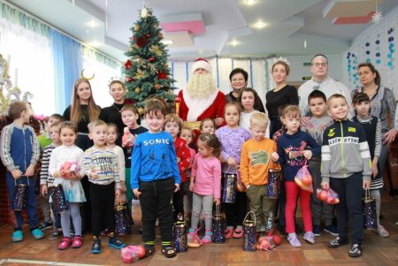 В двух районах города проведены праздники ко Дню Святого Николая для детей с особыми потребностями (фото)