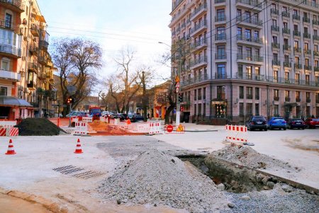 Перекресток Большой Арнаутской и Осипова уже открыт для автотранспорта (фоторепортаж) 