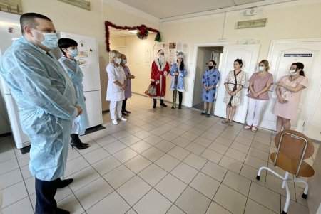 С днем Святого Николая поздравили маленьких одесситов в Домах ребенка и детских больницах (фото)