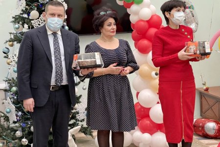 С днем Святого Николая поздравили маленьких одесситов в Домах ребенка и детских больницах (фото)