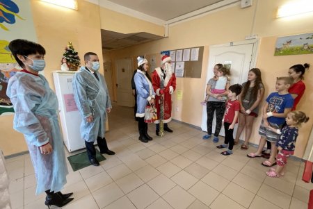 С днем Святого Николая поздравили маленьких одесситов в Домах ребенка и детских больницах (фото)
