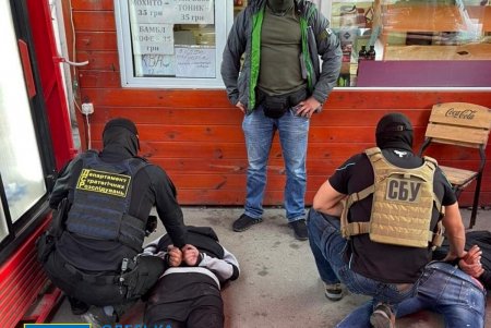 Организатора и двух членов международной преступной группировки арестовали за контрабанду кокаина из Эквадора (фото)