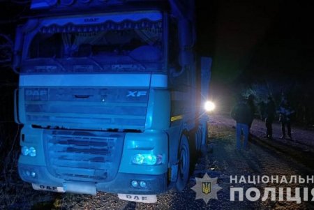 От столкновения трех фур на трассе Одесса-Вознесенск погибли два водителя (фото)