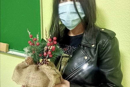 В Одесском следственном изоляторе несовершеннолетние изготовили новогодние украшения для воспитанников детдомов