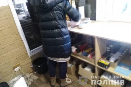 На поселке Котовского правоохранители изъяли несколько тысяч пачек сигарет без акциза (фото)