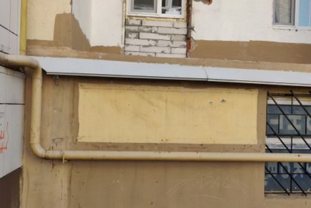 В течение недели в городе демонтировали более трех десятков незаконно установленных рекламных конструкций
