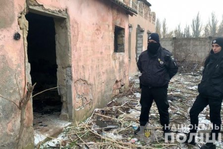 В заброшенном здании Суворовского района подростки обнаружили тело младенца в пакете  (фото)