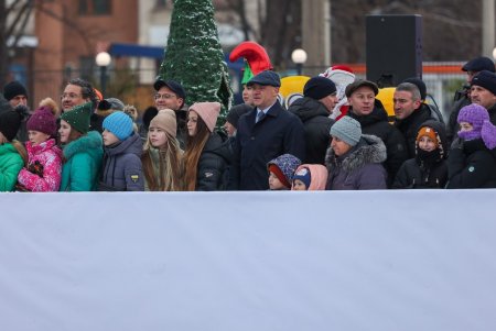В Киевском районе открылся современный ледовый каток (фоторепортаж)