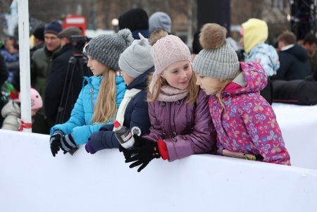 В Киевском районе открылся современный ледовый каток (фоторепортаж)