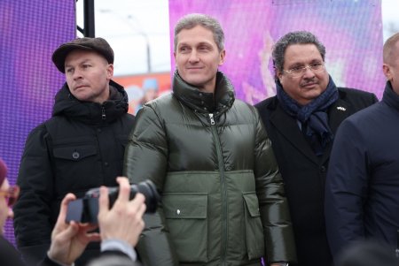 В Киевском районе открылся современный ледовый каток (фоторепортаж)
