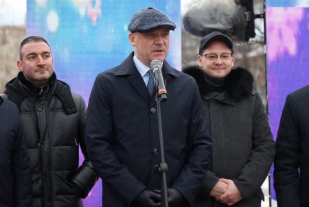 В Киевском районе открылся современный ледовый каток (фоторепортаж)