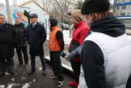 В Киевском районе, на месте старого скейт-парка, открылась новая ледовая арена (фото) 