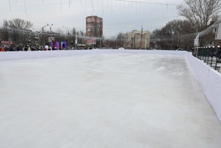 В Киевском районе, на месте старого скейт-парка, открылась новая ледовая арена (фото) 