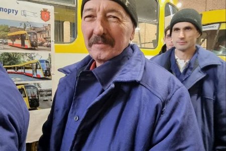 Работников КП «Одесгорэлектротранс» поздравили со сборкой юбилейного вагона (фото)