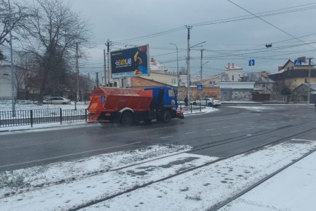 Одесские коммунальные службы работают в усиленном режиме (фото)