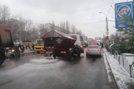 Одесские коммунальные службы работают в усиленном режиме (фото)