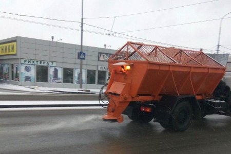 Одесские коммунальные службы работают в усиленном режиме (фото)