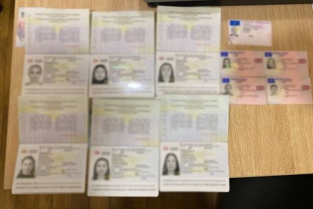 Гражданин Молдовы хотел перевезти через границу более 20 поддельных документов