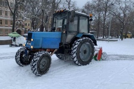 Коммунальные службы города переведены на круглосуточный режим работы (фото, видео)