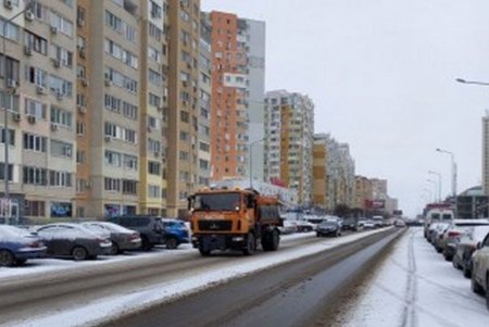 Коммунальные службы города переведены на круглосуточный режим работы (фото, видео)