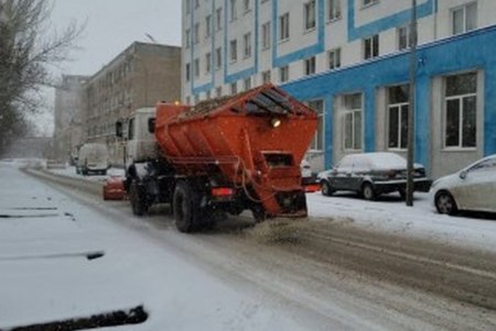 Коммунальные службы города переведены на круглосуточный режим работы (фото, видео)