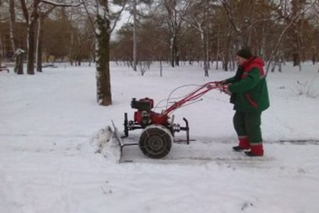 Коммунальные службы города переведены на круглосуточный режим работы (фото, видео)