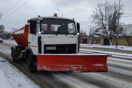 Коммунальные службы города переведены на круглосуточный режим работы (фото, видео)
