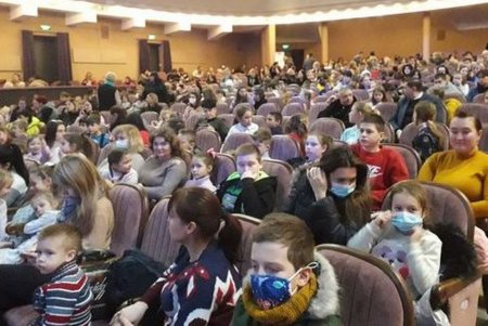 Одесский районный совет подарил детям новогоднюю сказку (фото)